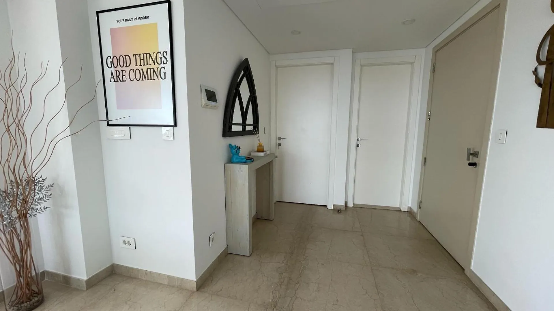 2 Bedroom Apartment Aya Tower Mar Mikhael - Bejrút